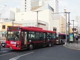 東武宇都宮駅前のバス停（記者撮影）