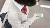 中学生はLINEの｢意外な場所｣に悪口を書く